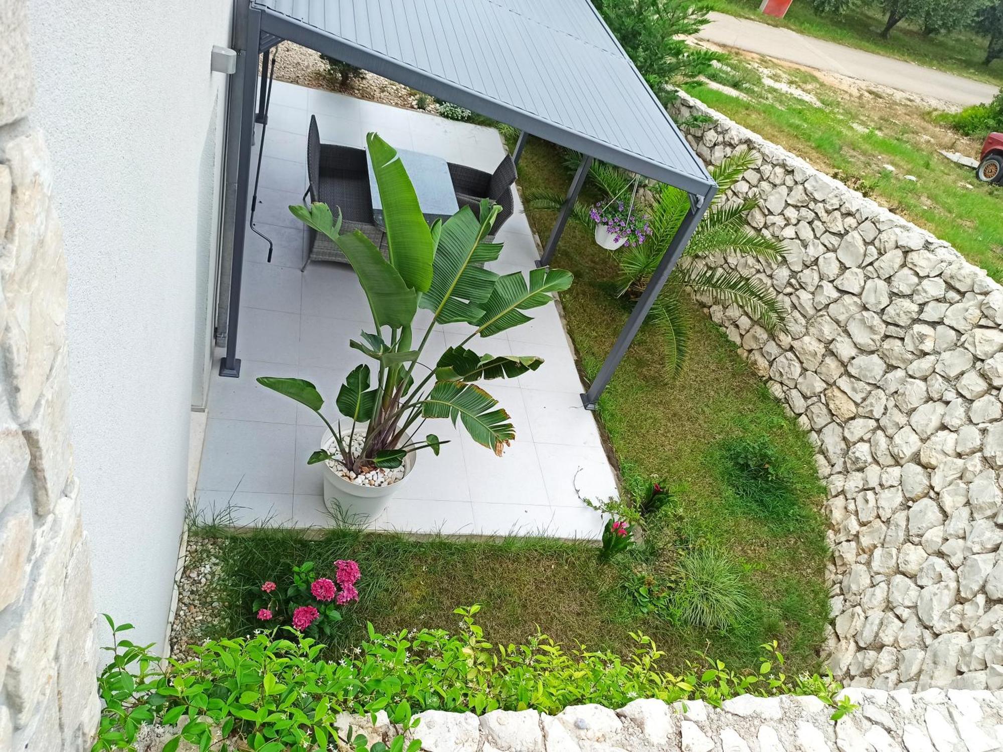 Adriaapart Vip Sukosan Exterior photo